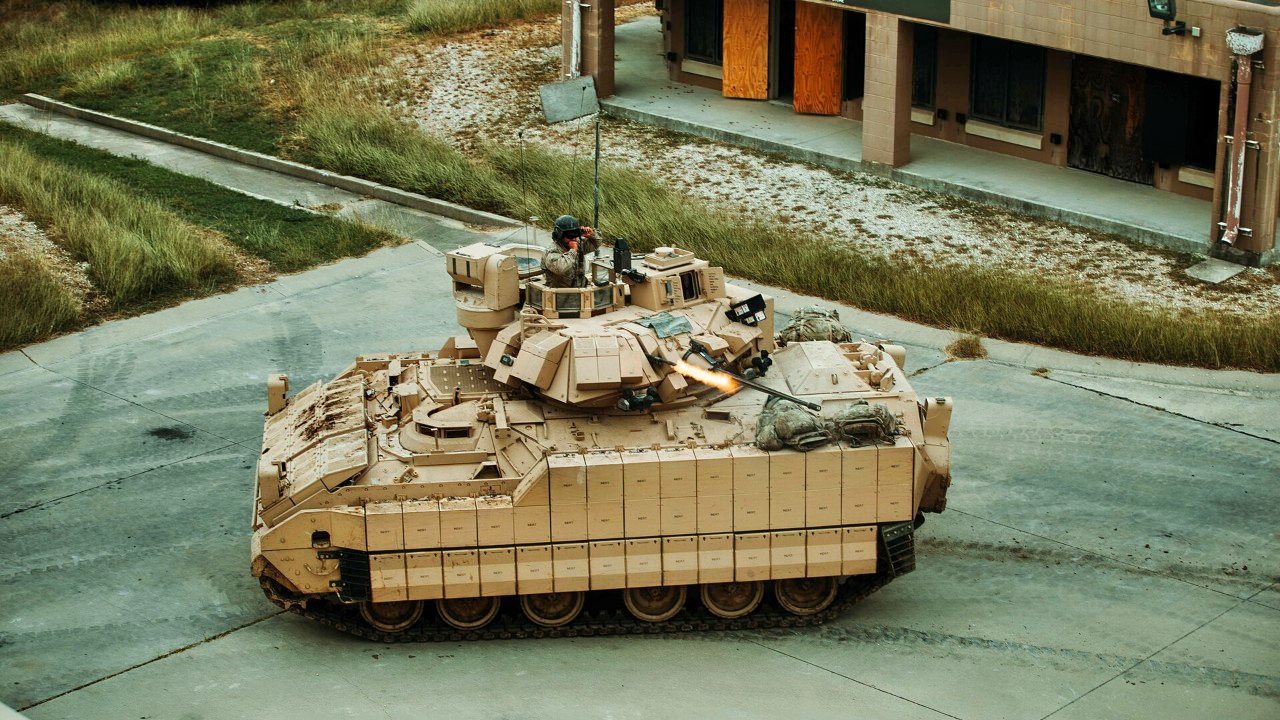 The Army's Bradley Fighting Vehicle Is Starting To Look Old | The ...